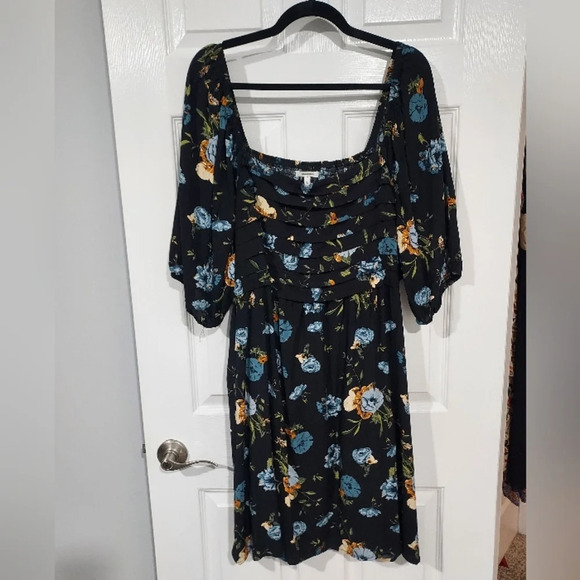 NWOT Maurices Black Floral Pleated Puff Sleeve Mini Dress in Size 3X - Picture 2 of 11